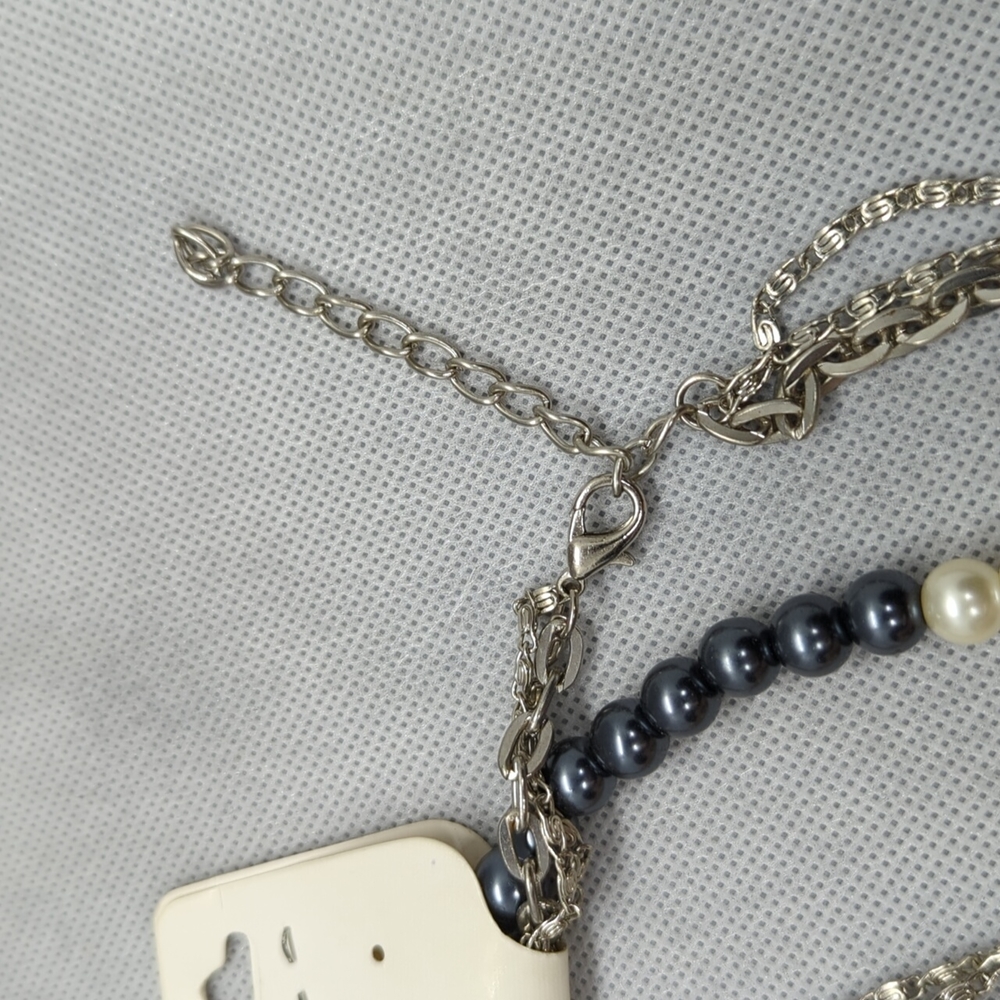 Layered necklace - Picture 13 of 14